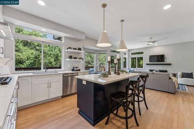 116 Castle Rock Lane, Walnut Creek, CA 94598
