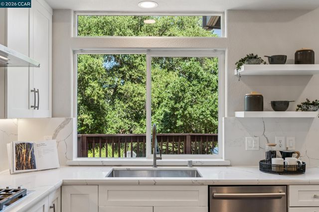 116 Castle Rock Lane, Walnut Creek, CA 94598