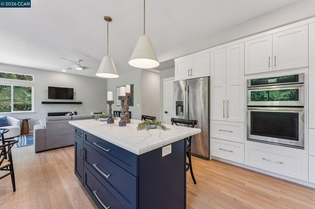 116 Castle Rock Lane, Walnut Creek, CA 94598