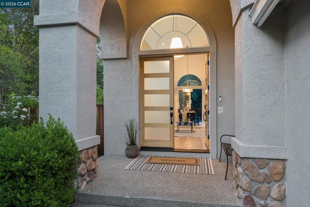 116 Castle Rock Lane, Walnut Creek, CA 94598