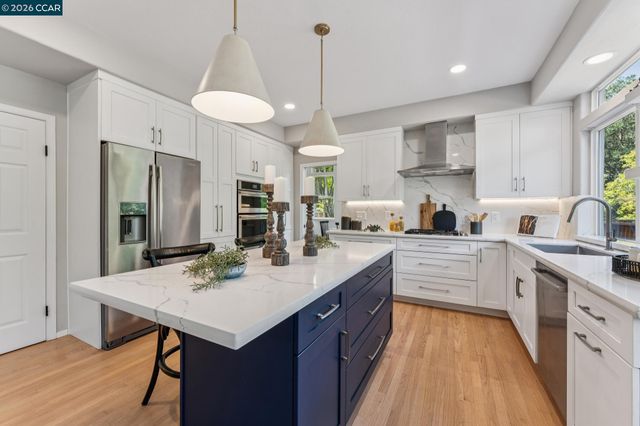 116 Castle Rock Lane, Walnut Creek, CA 94598
