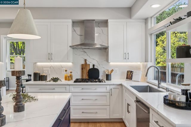 116 Castle Rock Lane, Walnut Creek, CA 94598