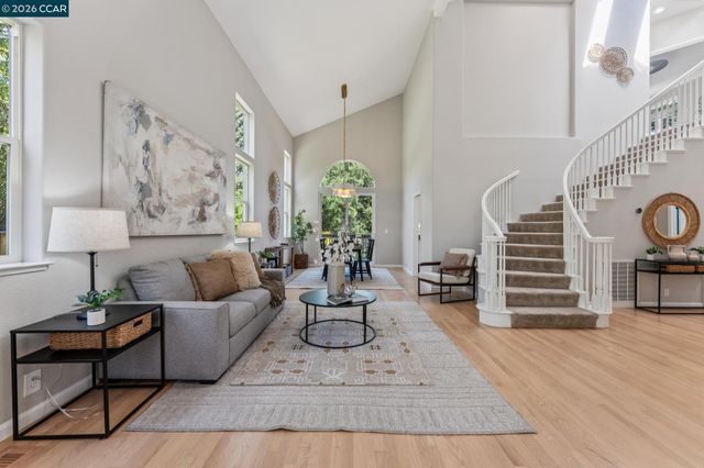 116 Castle Rock Lane, Walnut Creek, CA 94598