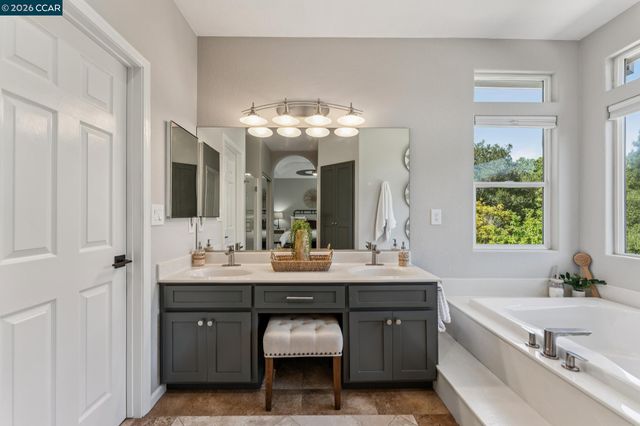 116 Castle Rock Lane, Walnut Creek, CA 94598