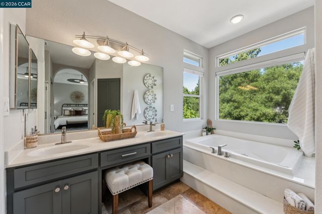 116 Castle Rock Lane, Walnut Creek, CA 94598