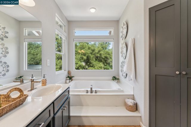 116 Castle Rock Lane, Walnut Creek, CA 94598