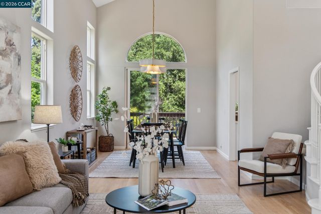 116 Castle Rock Lane, Walnut Creek, CA 94598