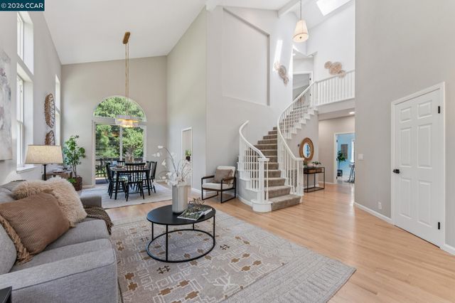 116 Castle Rock Lane, Walnut Creek, CA 94598