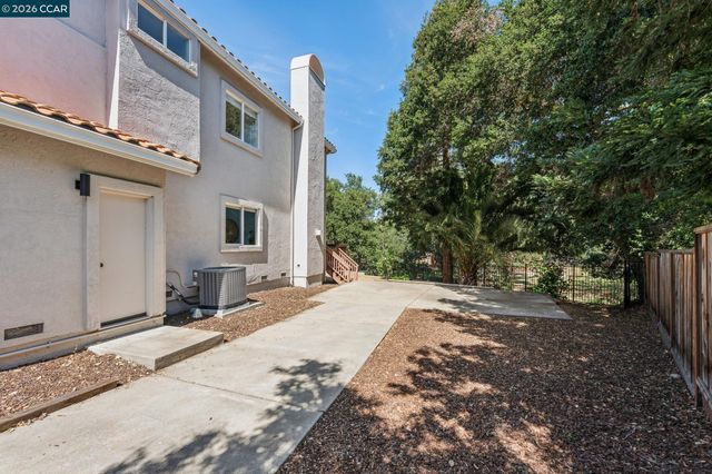 116 Castle Rock Lane, Walnut Creek, CA 94598