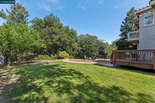 116 Castle Rock Lane, Walnut Creek, CA 94598