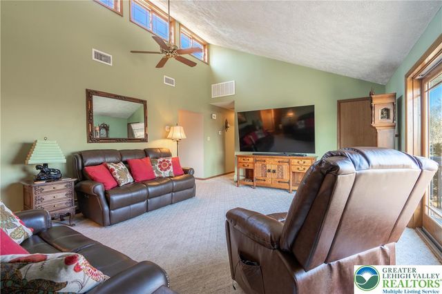 77 Uhlerstown Hill Road, Tinicum Twp, PA 18920