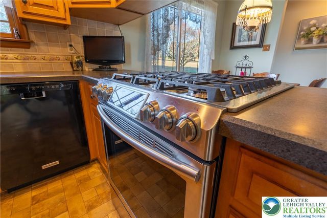 77 Uhlerstown Hill Road, Tinicum Twp, PA 18920