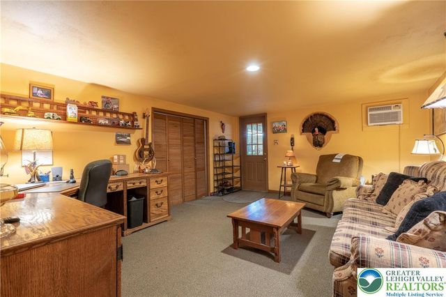 77 Uhlerstown Hill Road, Tinicum Twp, PA 18920