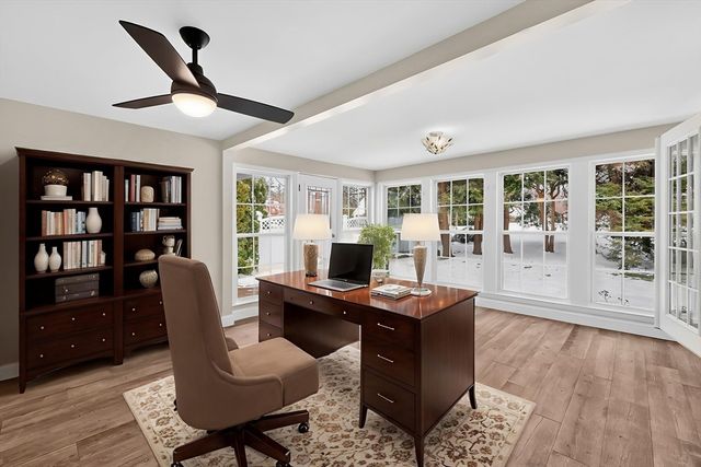 24 Cunningham St, Springfield, MA 01107