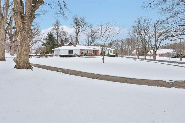 24 Cunningham St, Springfield, MA 01107