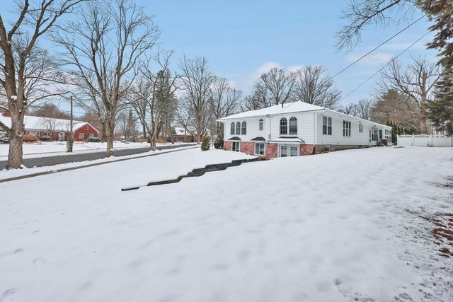 24 Cunningham St, Springfield, MA 01107