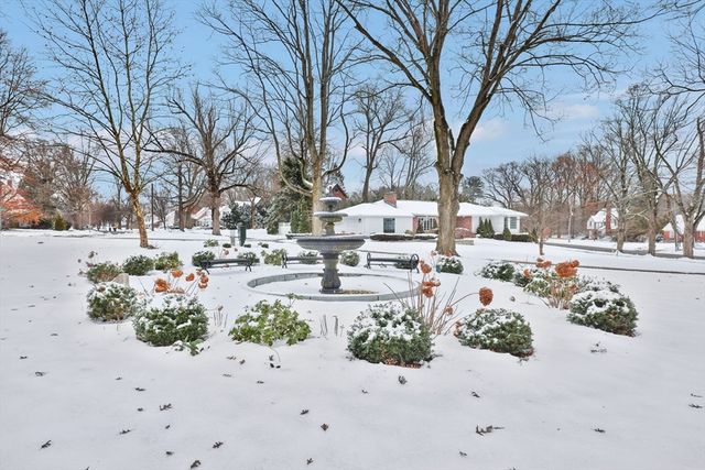 24 Cunningham St, Springfield, MA 01107