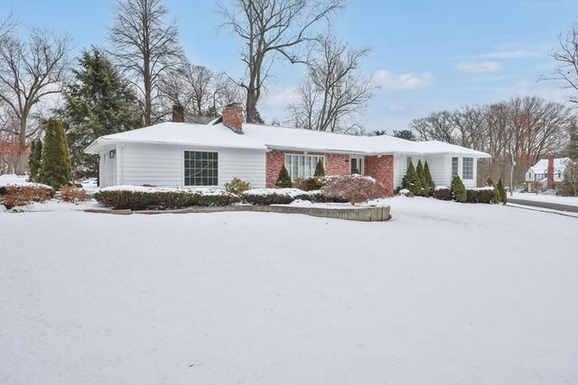 24 Cunningham St, Springfield, MA 01107