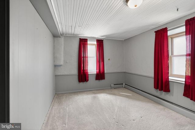 1786 WEISSTOWN RD, Boyertown, PA 19512