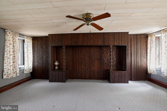 1786 WEISSTOWN RD, Boyertown, PA 19512