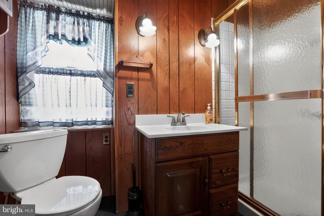 1786 WEISSTOWN RD, Boyertown, PA 19512