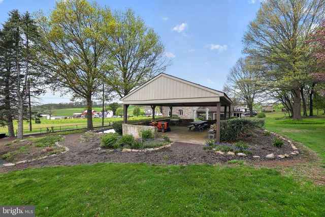 1786 WEISSTOWN RD, Boyertown, PA 19512