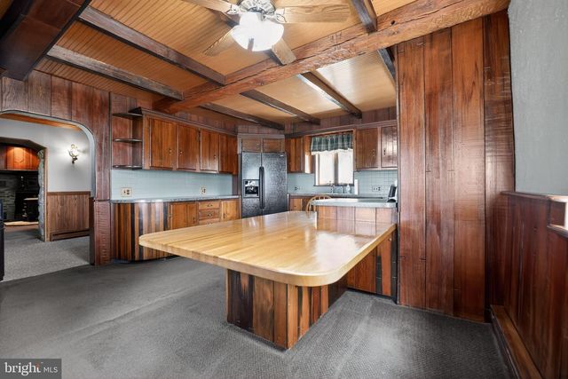 1786 WEISSTOWN RD, Boyertown, PA 19512