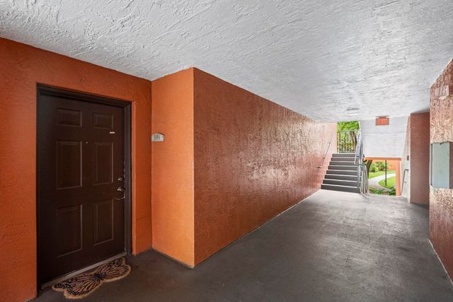 4187 N Haverhill Road 505, West Palm Beach, FL 33417