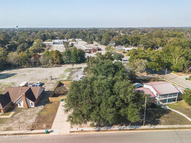 621 Sarazen Drive, Gulfport, MS 39507