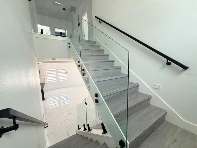902 W SLIGH AVENUE, Tampa, FL 33604