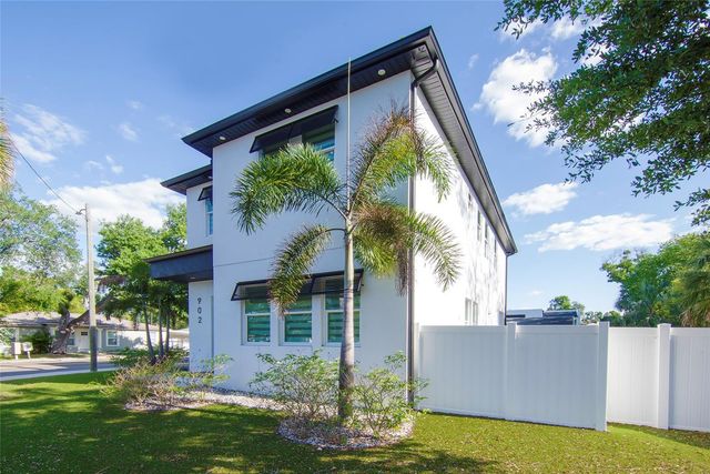 902 W SLIGH AVENUE, Tampa, FL 33604