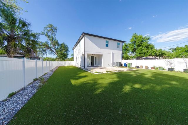 902 W SLIGH AVENUE, Tampa, FL 33604
