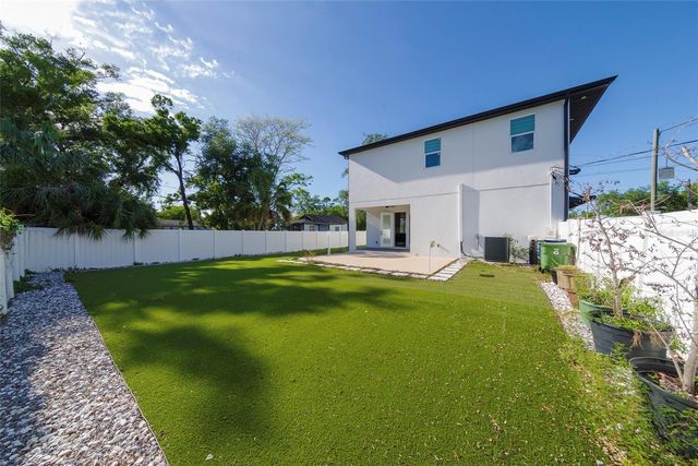 902 W SLIGH AVENUE, Tampa, FL 33604