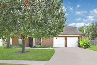 2215 Saradon Drive, Sugar Land, TX 77478