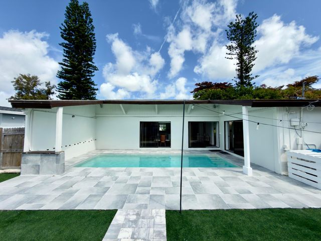 210 Ocean Parkway, Boynton Beach, FL 33435