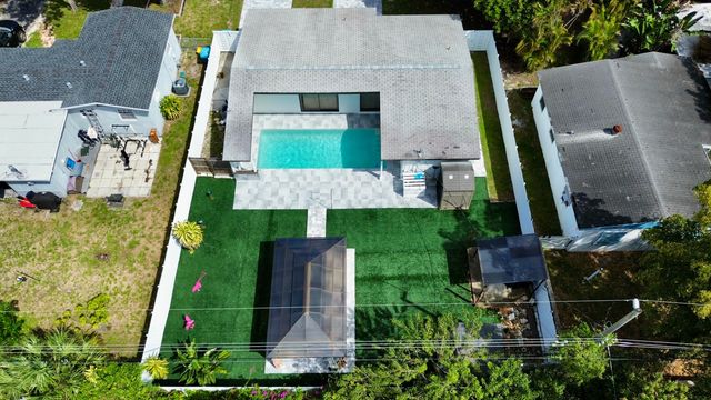 210 Ocean Parkway, Boynton Beach, FL 33435