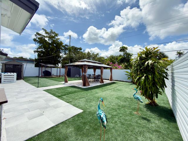 210 Ocean Parkway, Boynton Beach, FL 33435