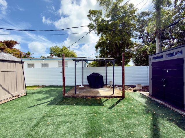 210 Ocean Parkway, Boynton Beach, FL 33435