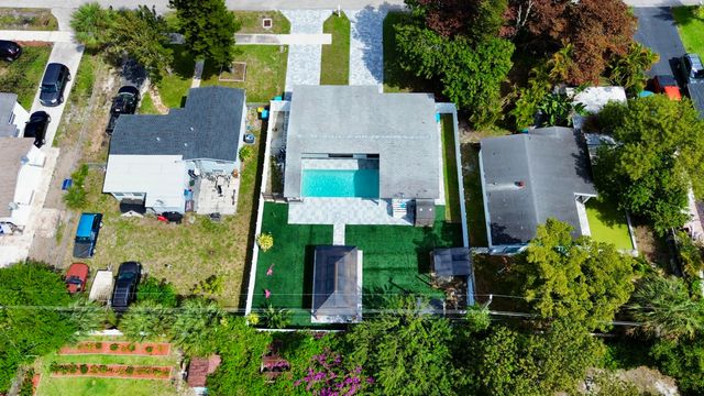 210 Ocean Parkway, Boynton Beach, FL 33435