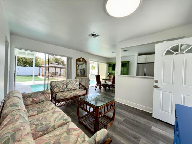 210 Ocean Parkway, Boynton Beach, FL 33435