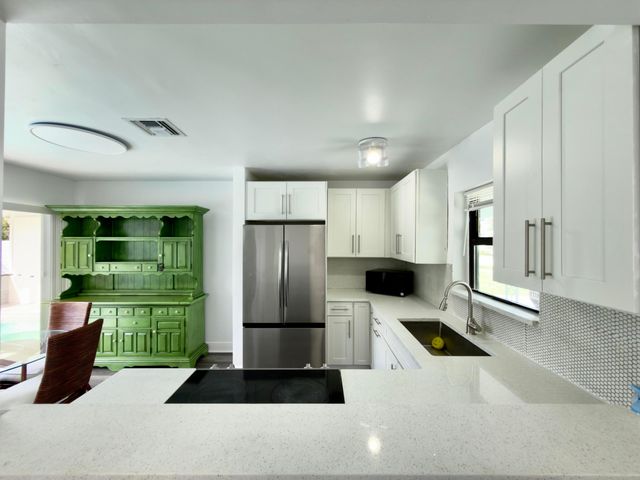 210 Ocean Parkway, Boynton Beach, FL 33435