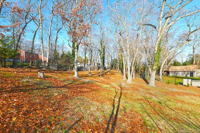 150 Hallock Landing Road, Rocky Point, NY 11778