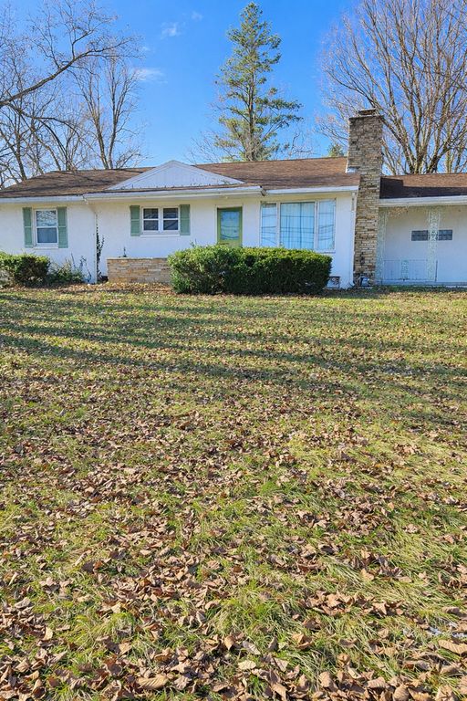 922 S Giant City Road S, Carbondale, IL 62902