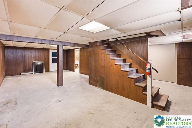 1060 New Jersey Avenue, Hellertown Boro, PA 18055