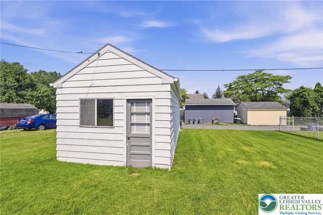 1060 New Jersey Avenue, Hellertown Boro, PA 18055