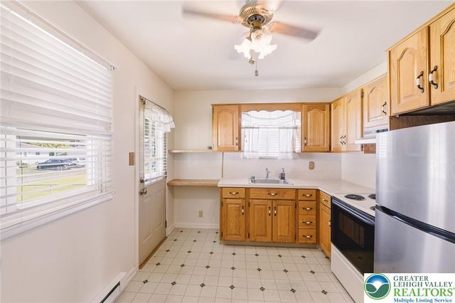 1060 New Jersey Avenue, Hellertown Boro, PA 18055