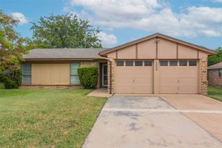 6405 Kary Lynn Drive N, Watauga, TX 76148