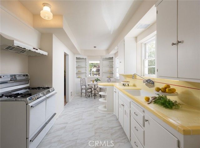 2324 N Riverside, Santa Ana, CA 92706