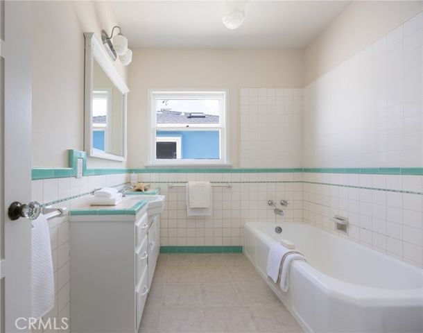 2324 N Riverside, Santa Ana, CA 92706