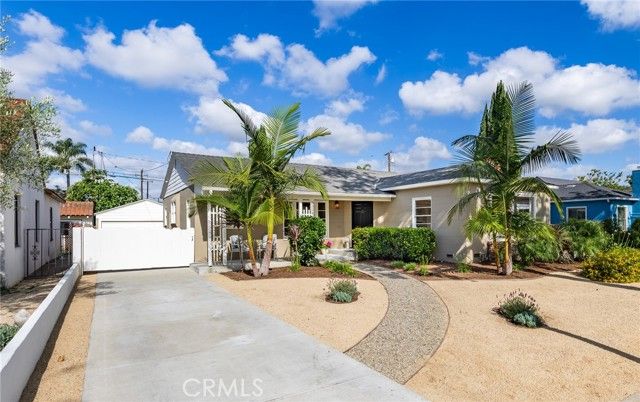 2324 N Riverside, Santa Ana, CA 92706